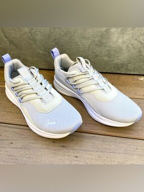 Women’s Puma Light Gray Athletic Sneakers Running Shoes size 9 Lavender Pull Tab